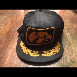 Vintage Iowa Hawkeyes Trucker Hat SnapBack Mesh
